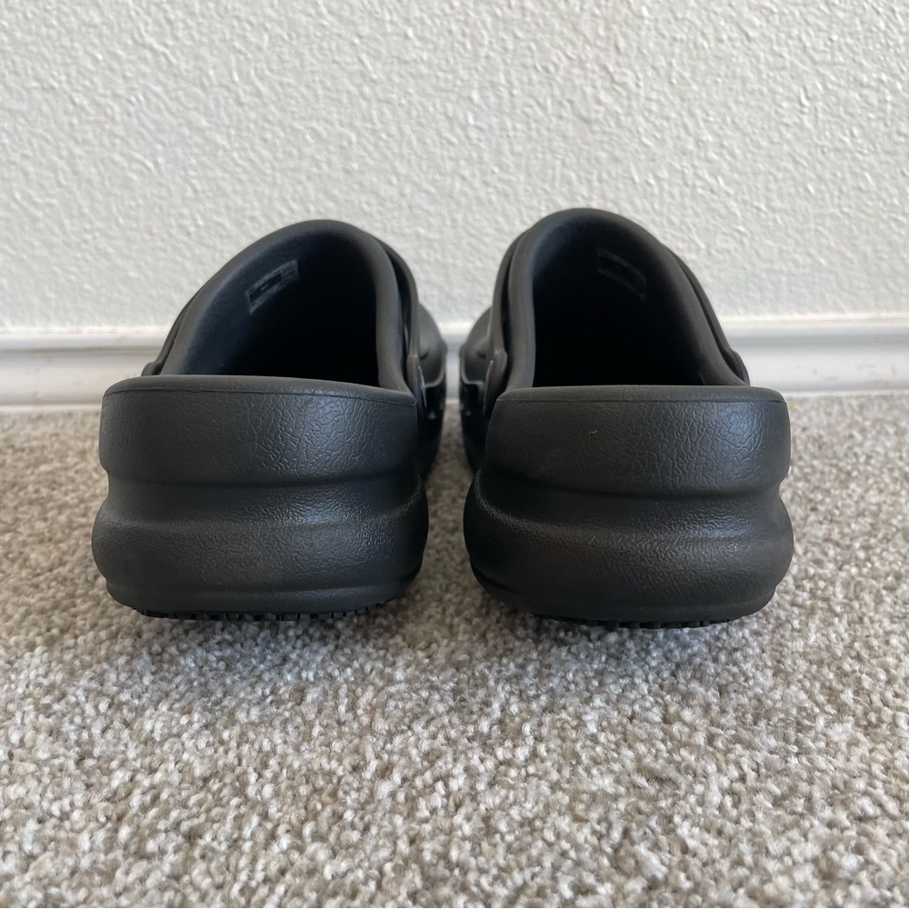 CROCS Bistro Clogs Men’s Size 11 Black Slip Resistant Comfort Work Shoes - Picture 3 of 8